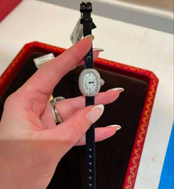까르띠에 베누아 스몰 25MM 사이즈 다이아 버전